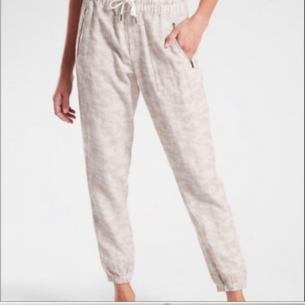 Athleta Cabo Tide 100% Linen Jogger Cream Camo Size 12